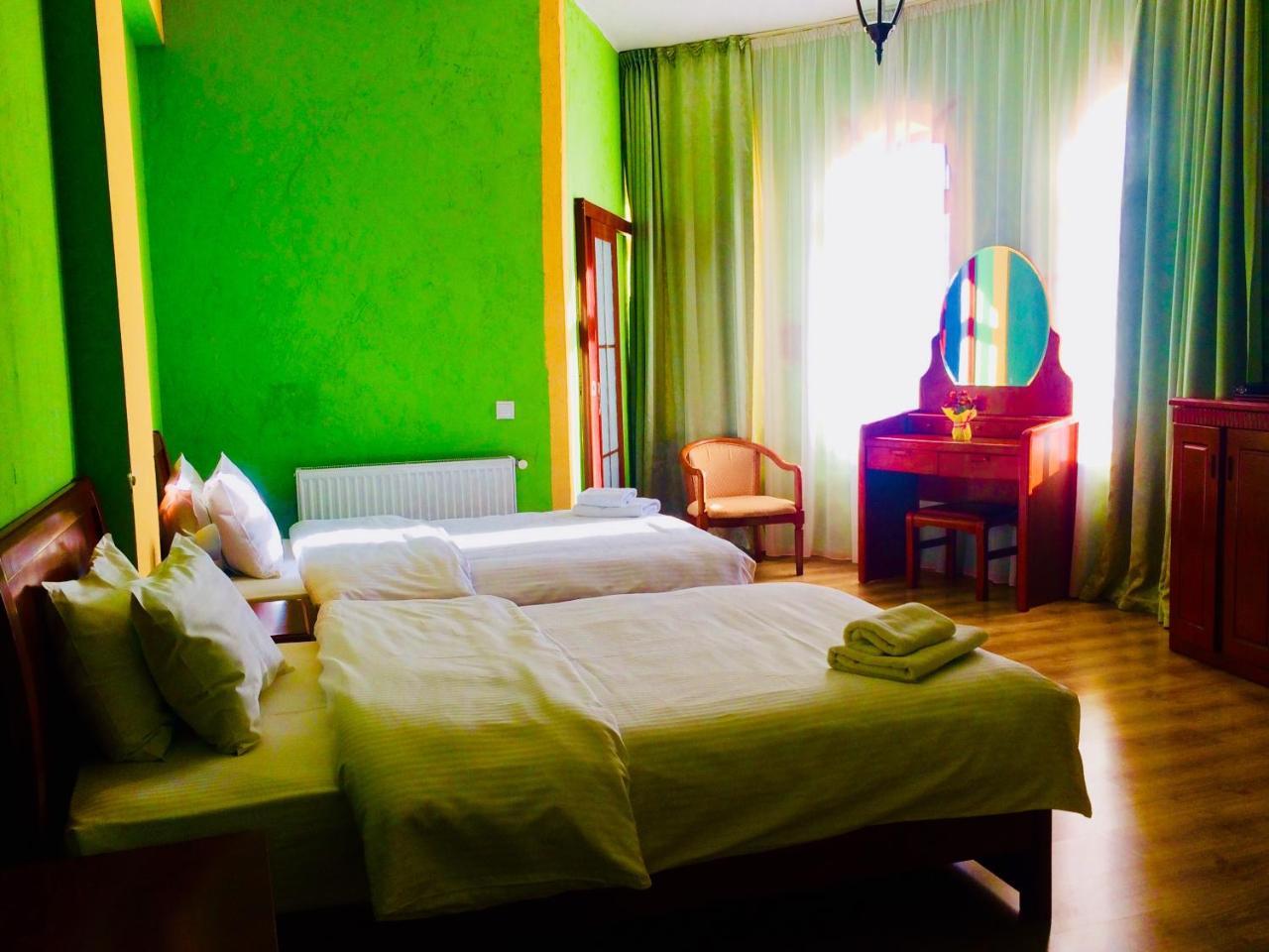 Royal Batoni Hotel Kvareli Bagian luar foto