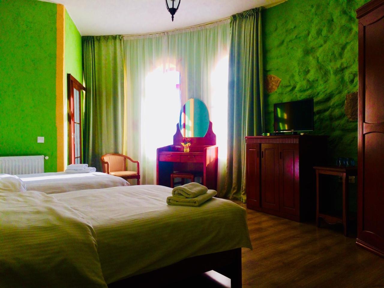 Royal Batoni Hotel Kvareli Bagian luar foto